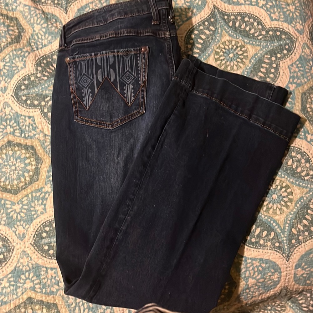 Wrangler wide leg Aztec design pockets